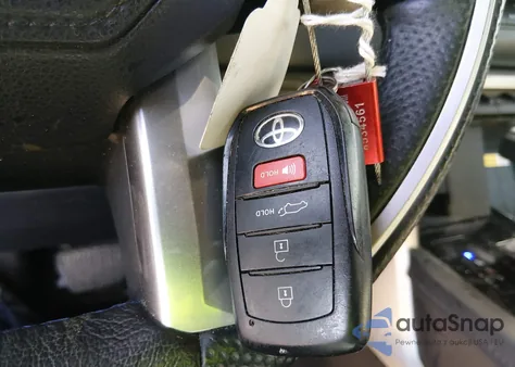 2023 Toyota Sequoia Platinum z USA, uszkodzony, nr VIN 7SVAAAAA4PX002372